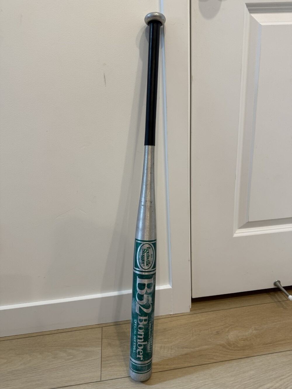 Louisville Slugger B52 Bomber Softball Bat 34” 30 oz USA Made Aluminum